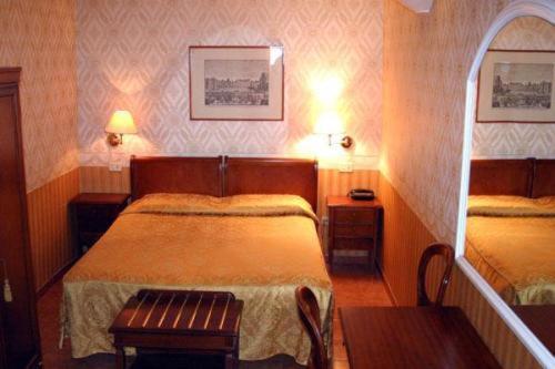 Hotel Varsavia Florenţa Cameră foto